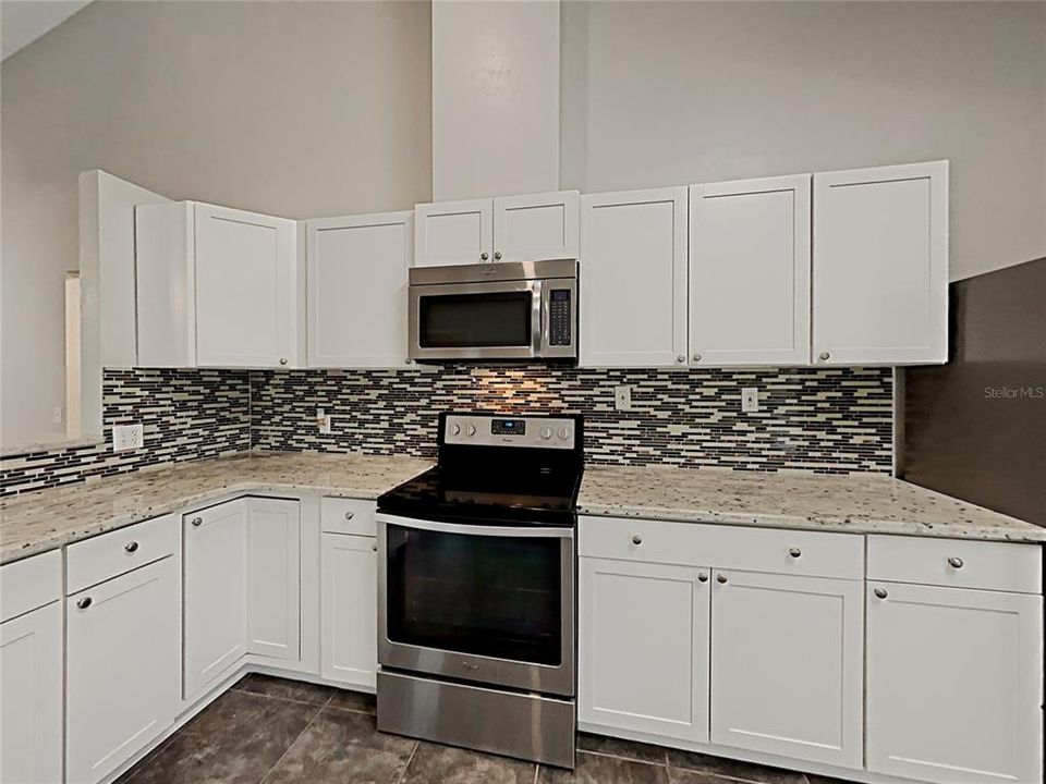 For Sale: $325,000 (3 beds, 2 baths, 1415 Square Feet)