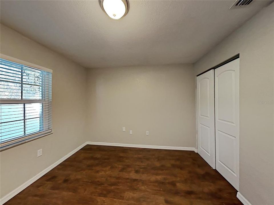 For Sale: $325,000 (3 beds, 2 baths, 1415 Square Feet)