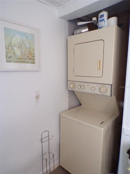 For Rent: $975 (2 beds, 1 baths, 672 Square Feet)