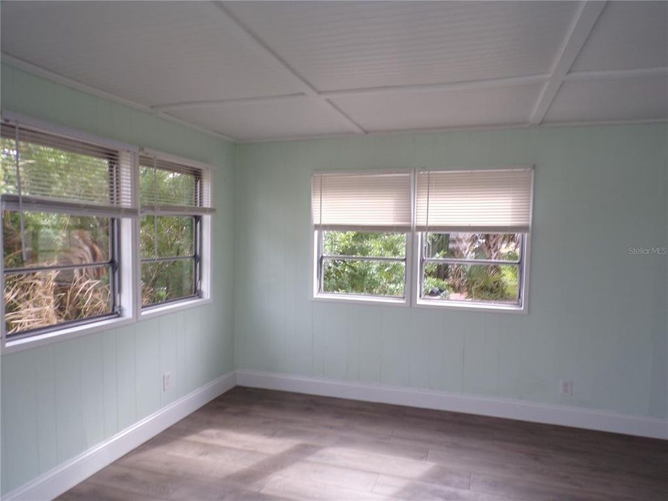 For Rent: $975 (2 beds, 1 baths, 672 Square Feet)