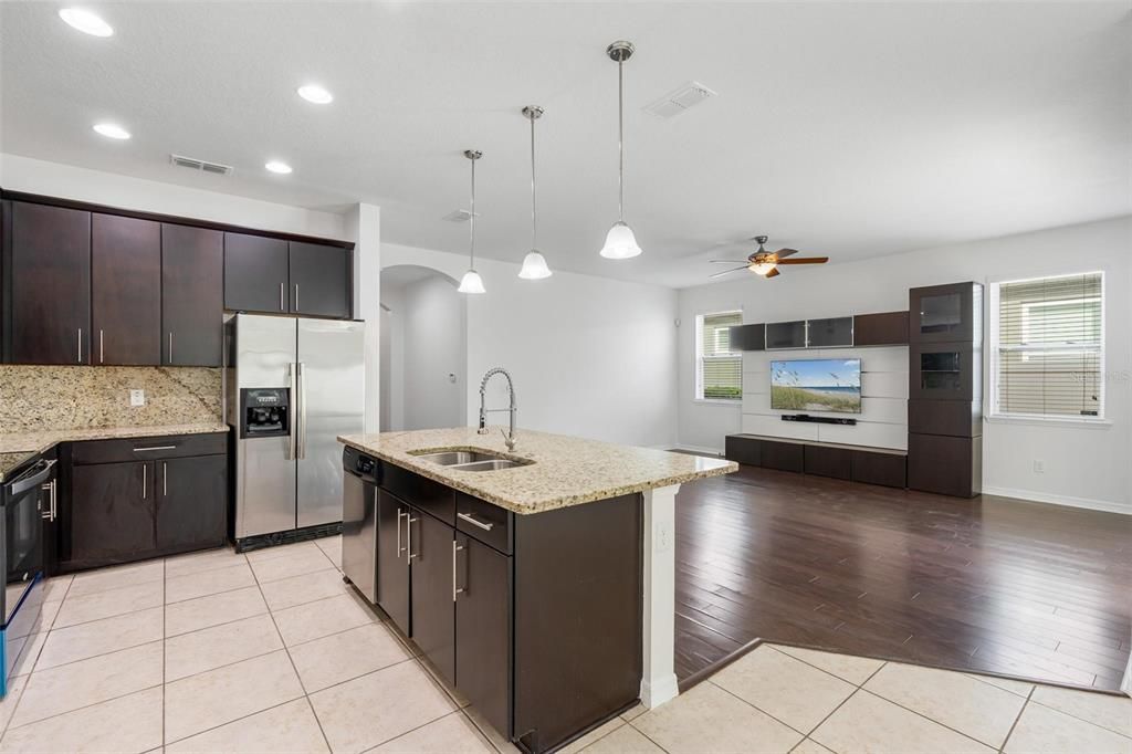 En Venta: $495,000 (3 camas, 2 baños, 1696 Pies cuadrados)