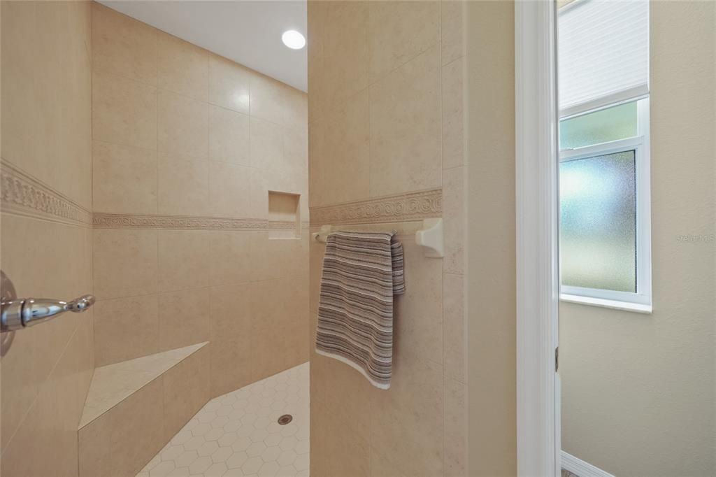 На продажу: $625,000 (3 спален, 2 ванн, 2472 Квадратных фут)