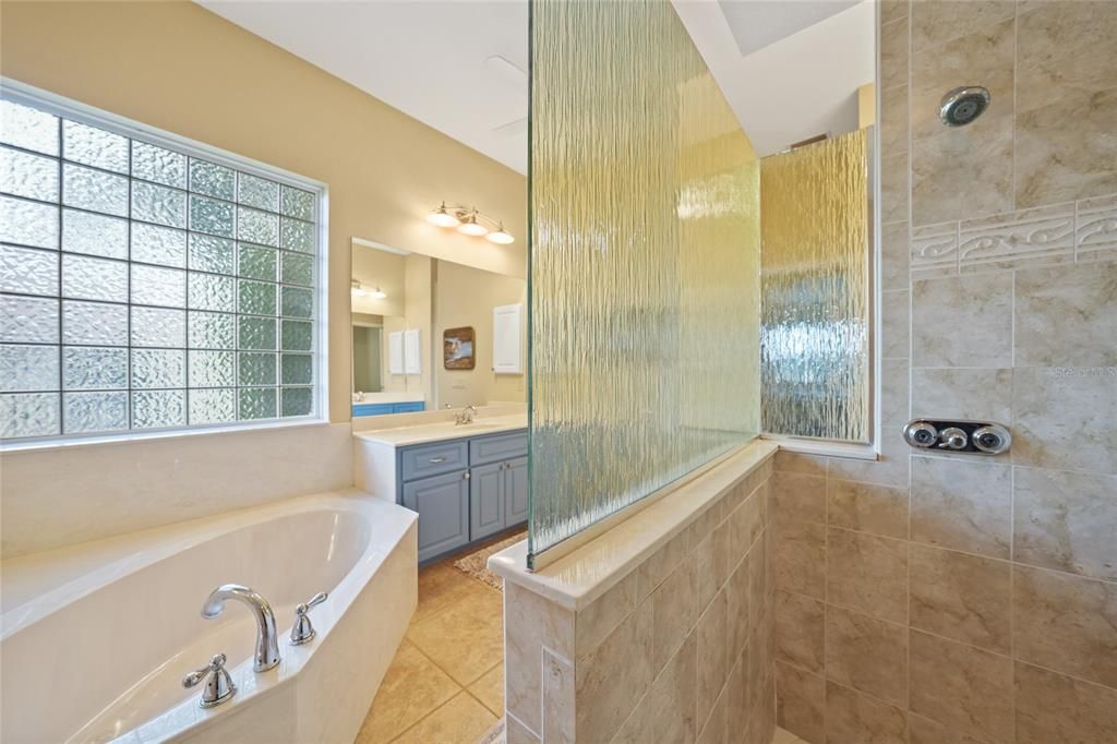 На продажу: $625,000 (3 спален, 2 ванн, 2472 Квадратных фут)