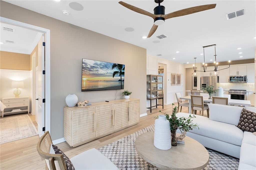 For Sale: $327,770 (2 beds, 2 baths, 1322 Square Feet)