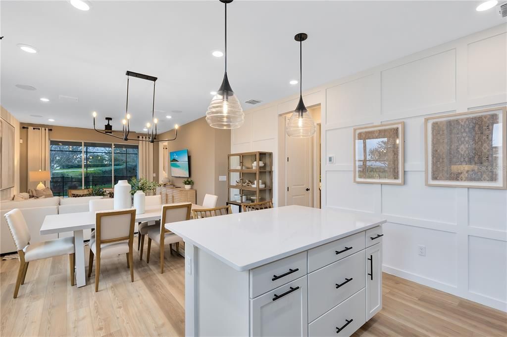 For Sale: $327,770 (2 beds, 2 baths, 1322 Square Feet)