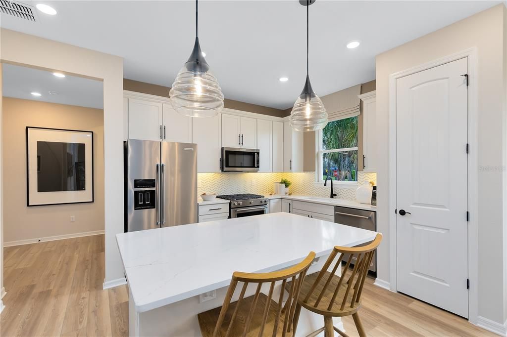 For Sale: $327,770 (2 beds, 2 baths, 1322 Square Feet)