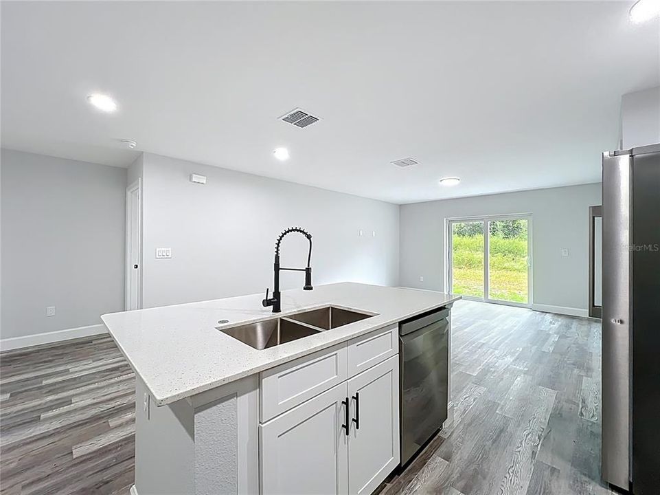 En Renta: $1,800 (3 camas, 2 baños, 1270 Pies cuadrados)