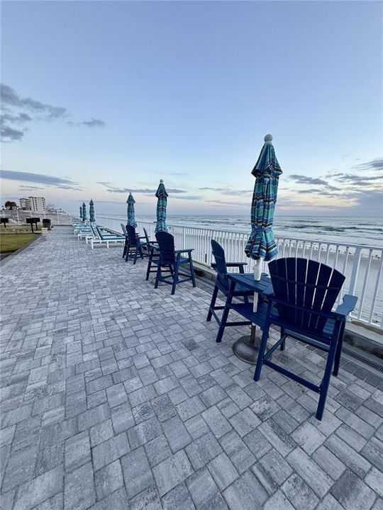 For Sale: $195,000 (1 beds, 2 baths, 654 Square Feet)