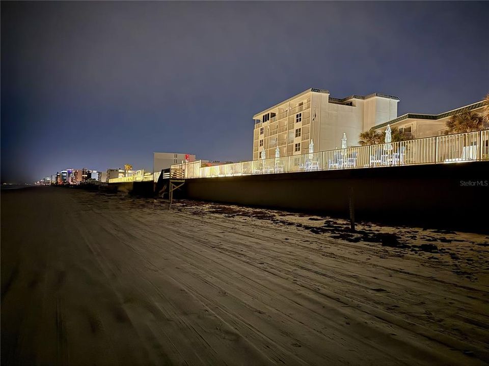 For Sale: $195,000 (1 beds, 2 baths, 654 Square Feet)