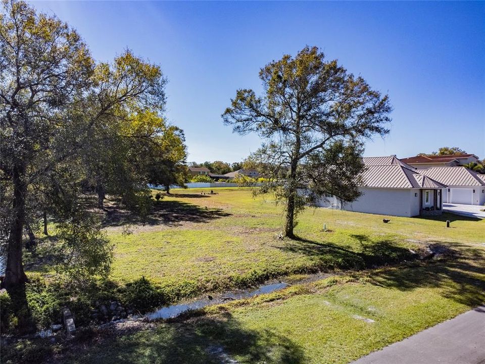 For Sale: $599,800 (1.06 acres)