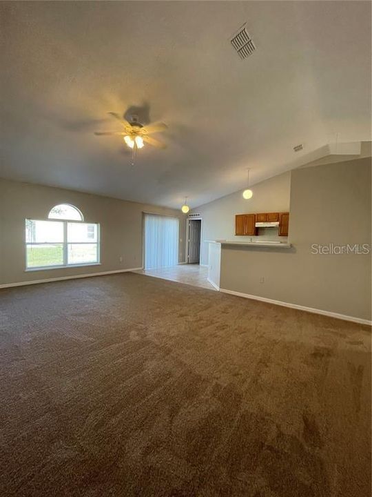 For Rent: $1,750 (3 beds, 2 baths, 1711 Square Feet)