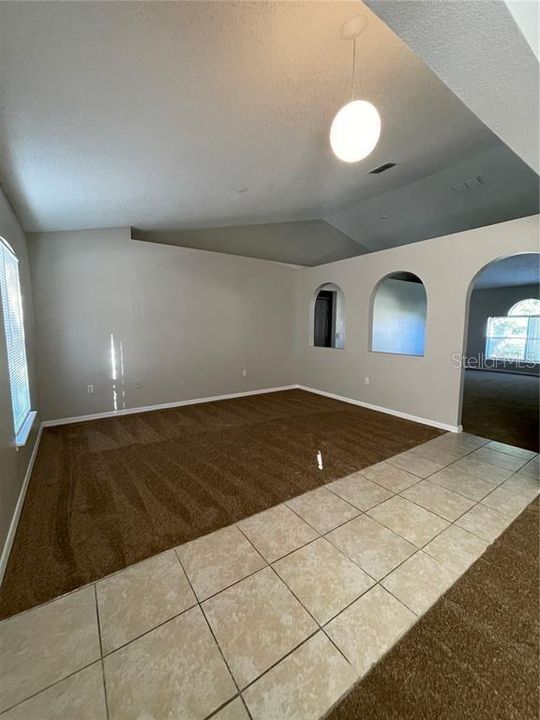 For Rent: $1,750 (3 beds, 2 baths, 1711 Square Feet)