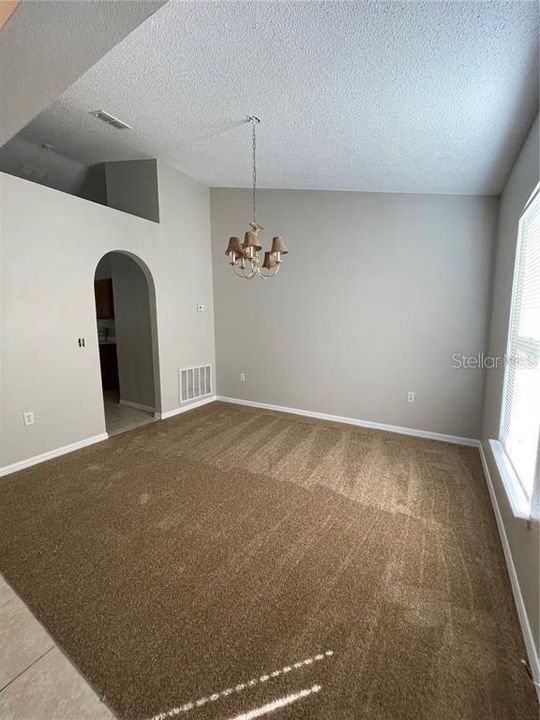 For Rent: $1,750 (3 beds, 2 baths, 1711 Square Feet)