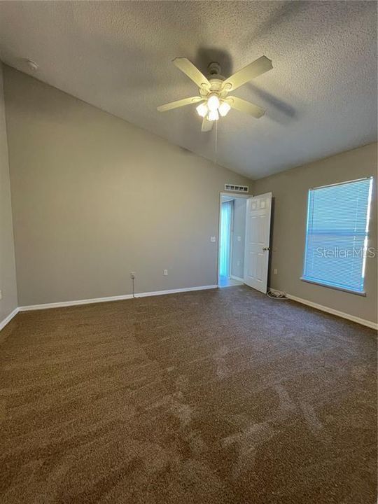 For Rent: $1,750 (3 beds, 2 baths, 1711 Square Feet)