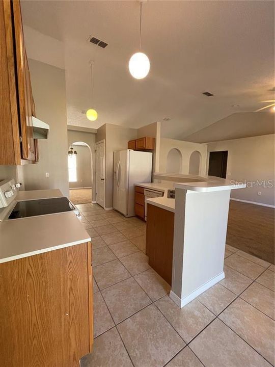 For Rent: $1,750 (3 beds, 2 baths, 1711 Square Feet)