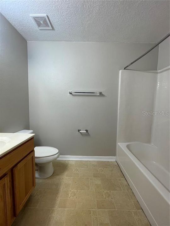 For Rent: $1,750 (3 beds, 2 baths, 1711 Square Feet)