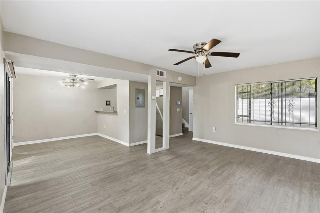 出租: $1,800 (3 贝兹, 1 浴室, 1176 平方英尺)