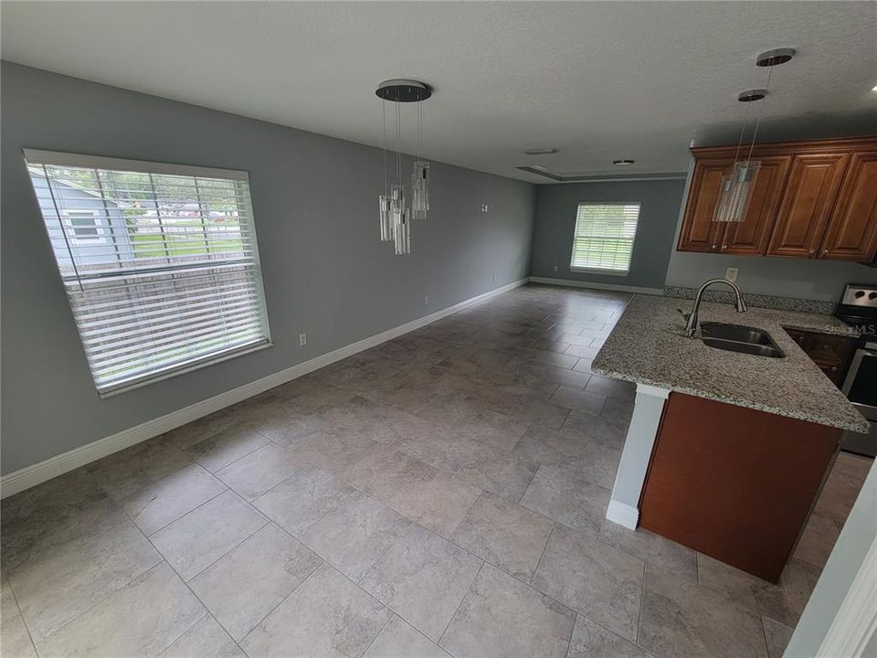 В аренду: $2,300 (3 спален, 2 ванн, 1347 Квадратных фут)