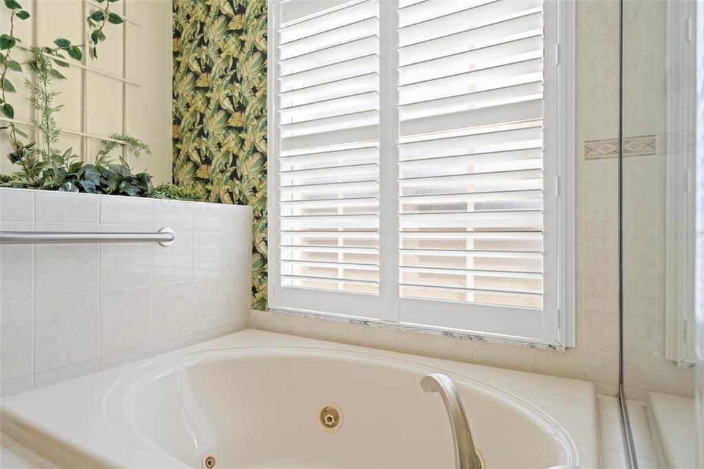 待售: $410,000 (3 贝兹, 2 浴室, 2004 平方英尺)