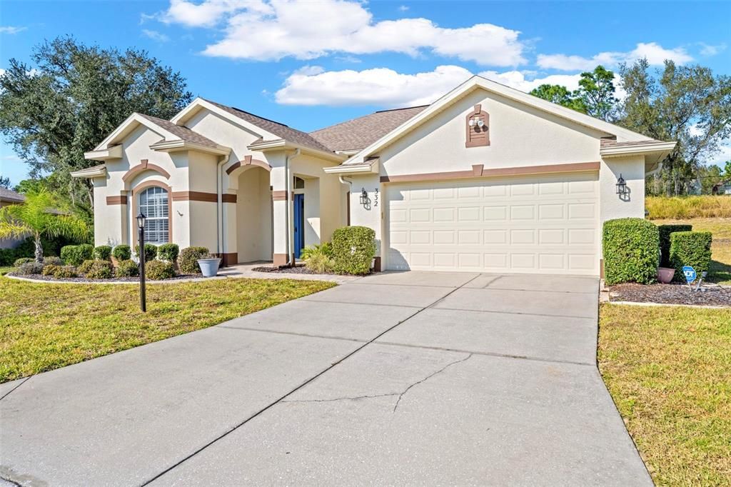 待售: $410,000 (3 贝兹, 2 浴室, 2004 平方英尺)