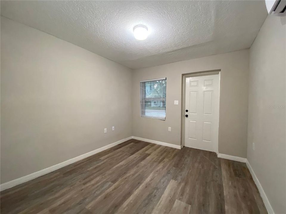 出租: $975 (1 贝兹, 1 浴室, 400 平方英尺)