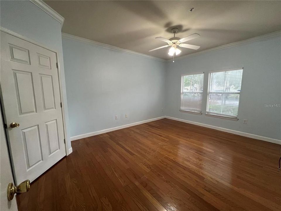 For Rent: $1,450 (2 beds, 1 baths, 1050 Square Feet)