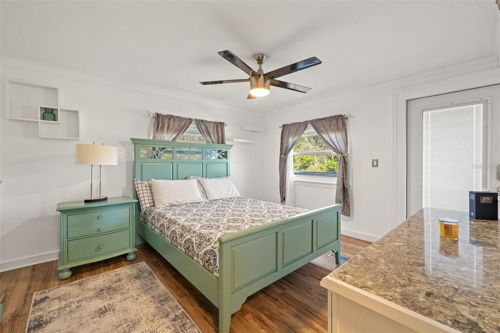 For Sale: $600,000 (2 beds, 2 baths, 1152 Square Feet)