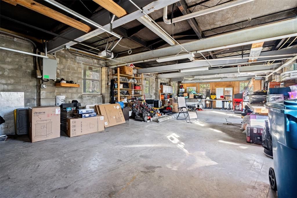 For Sale: $600,000 (2 beds, 2 baths, 1152 Square Feet)