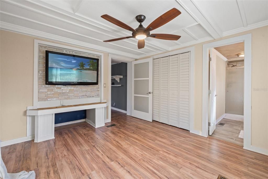 For Sale: $600,000 (2 beds, 2 baths, 1152 Square Feet)