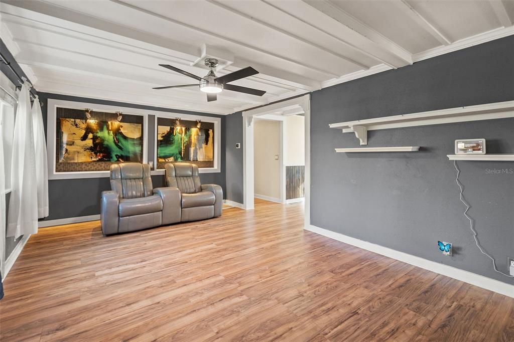 For Sale: $600,000 (2 beds, 2 baths, 1152 Square Feet)