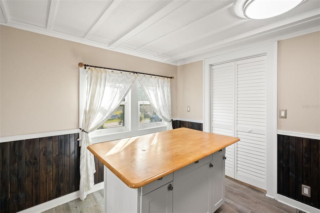 For Sale: $600,000 (2 beds, 2 baths, 1152 Square Feet)