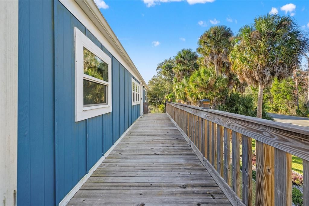 For Sale: $600,000 (2 beds, 2 baths, 1152 Square Feet)