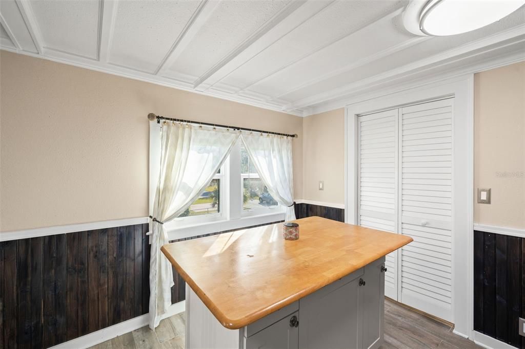 For Sale: $600,000 (2 beds, 2 baths, 1152 Square Feet)