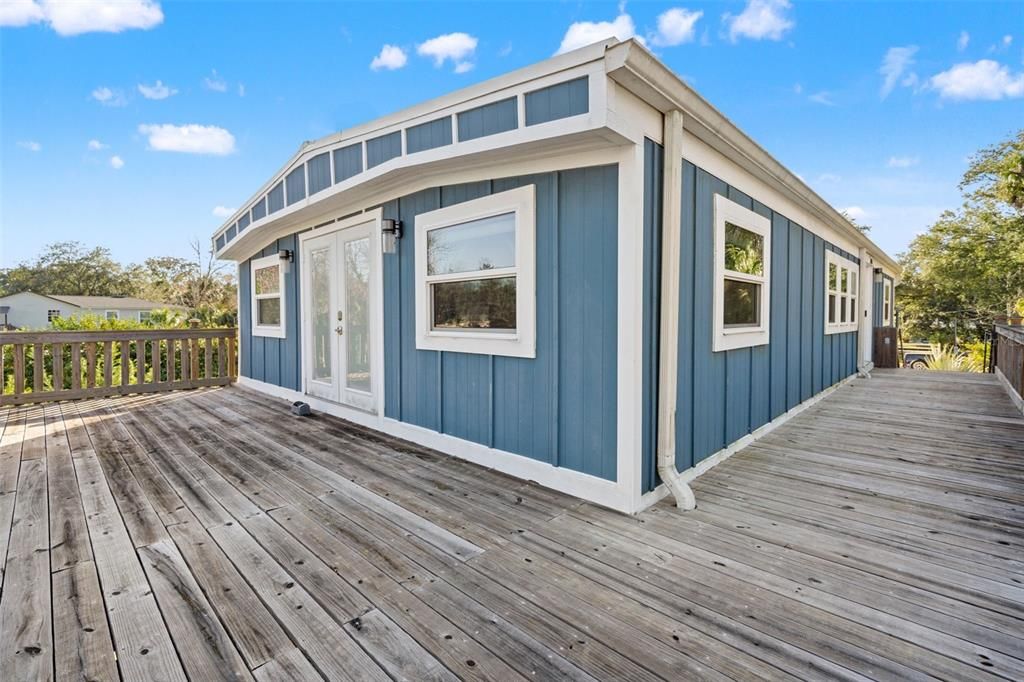 For Sale: $600,000 (2 beds, 2 baths, 1152 Square Feet)