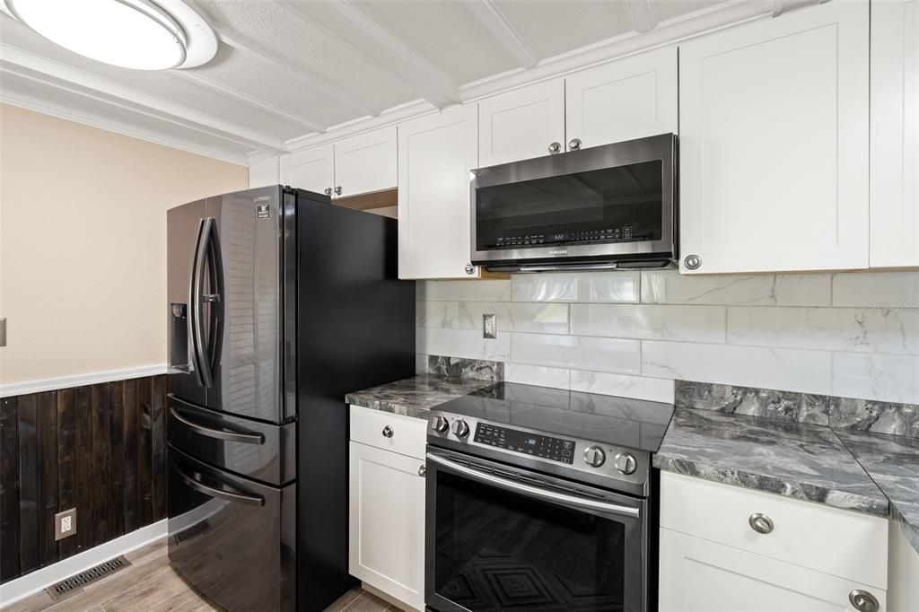 For Sale: $600,000 (2 beds, 2 baths, 1152 Square Feet)