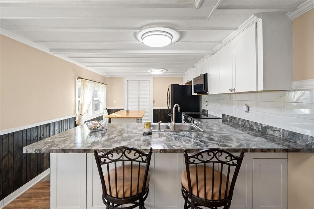 For Sale: $600,000 (2 beds, 2 baths, 1152 Square Feet)