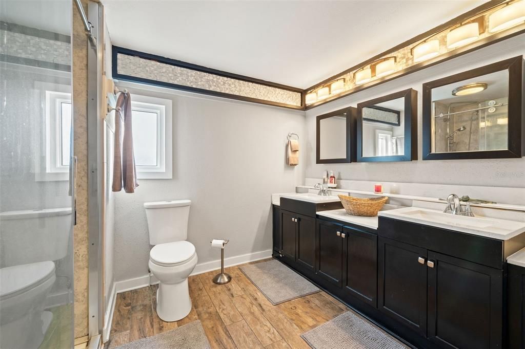 For Sale: $600,000 (2 beds, 2 baths, 1152 Square Feet)