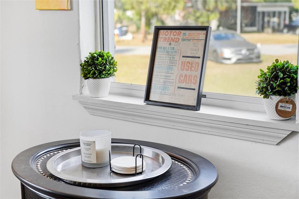 For Sale: $315,000 (3 beds, 1 baths, 894 Square Feet)