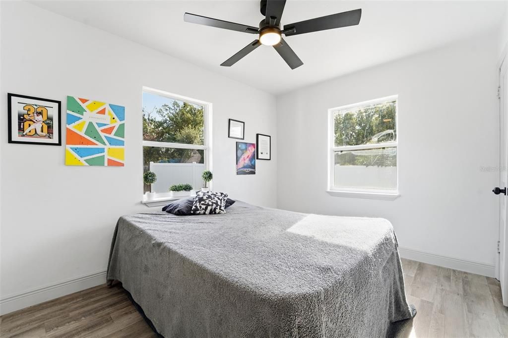 For Sale: $315,000 (3 beds, 1 baths, 894 Square Feet)