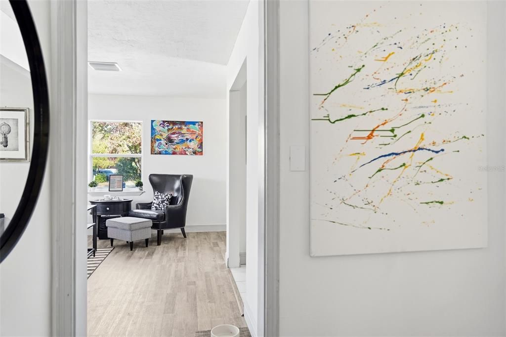 For Sale: $315,000 (3 beds, 1 baths, 894 Square Feet)