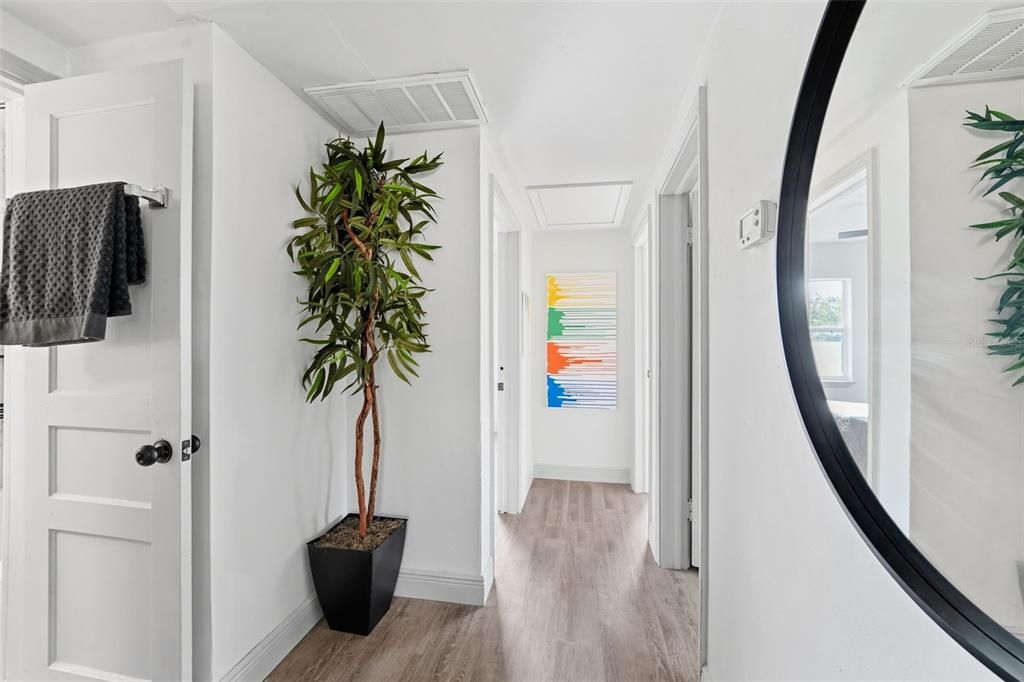 For Sale: $315,000 (3 beds, 1 baths, 894 Square Feet)