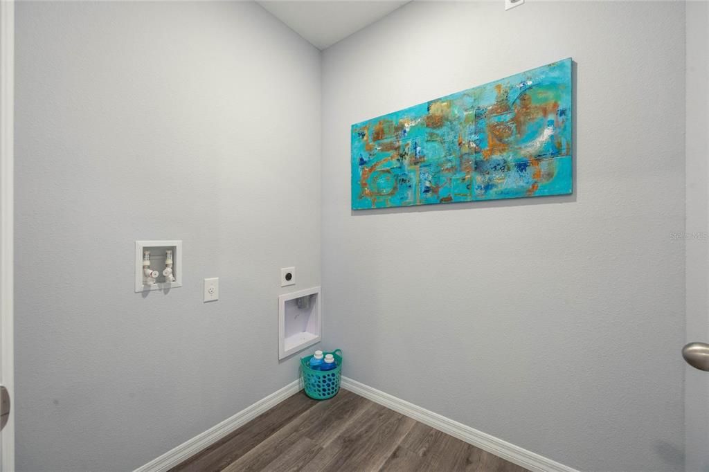 For Sale: $448,990 (4 beds, 2 baths, 1828 Square Feet)