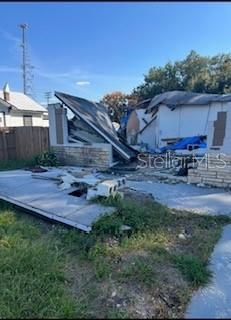 For Sale: $80,000 (3 beds, 2 baths, 946 Square Feet)