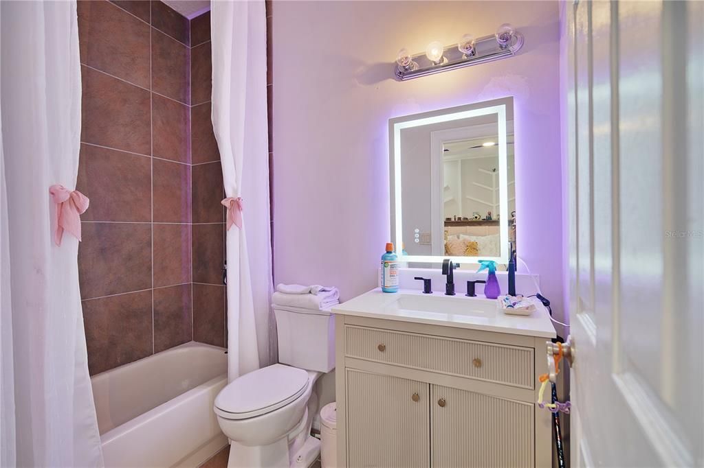 For Rent: $3,550 (4 beds, 3 baths, 2078 Square Feet)