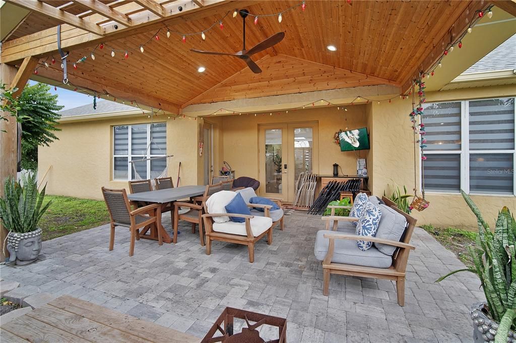 For Rent: $3,550 (4 beds, 3 baths, 2078 Square Feet)