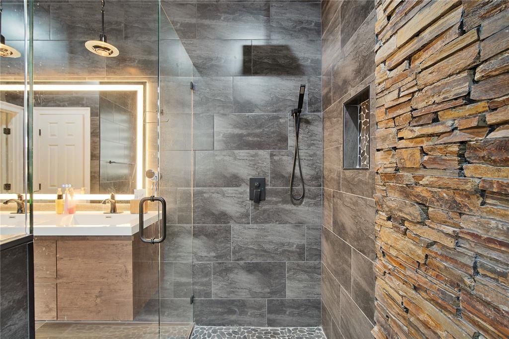 For Rent: $3,550 (4 beds, 3 baths, 2078 Square Feet)