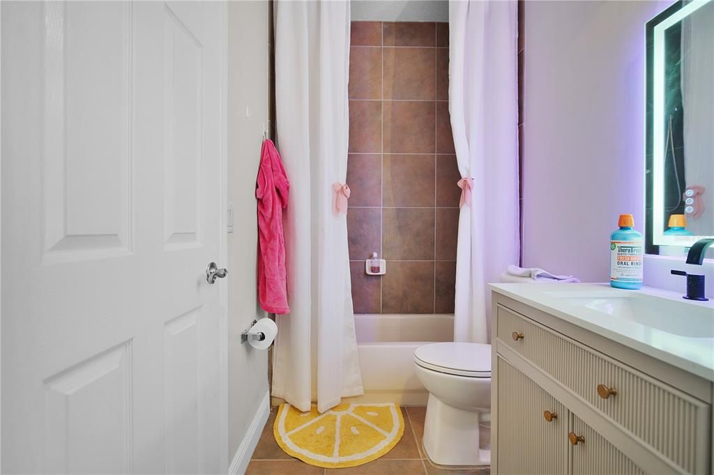 For Rent: $3,550 (4 beds, 3 baths, 2078 Square Feet)