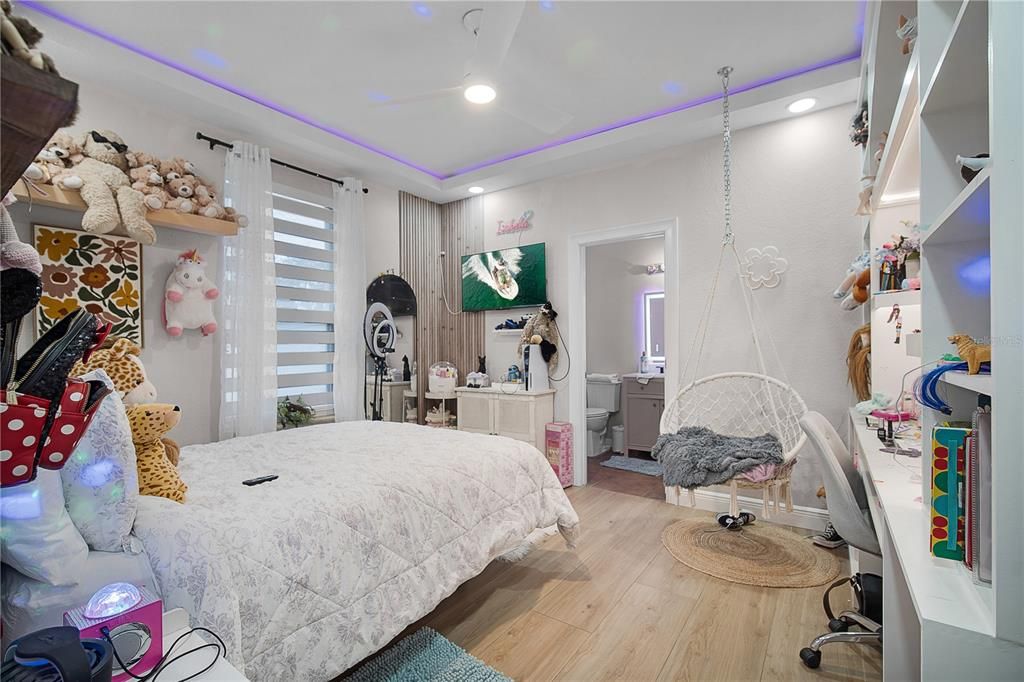 For Rent: $3,550 (4 beds, 3 baths, 2078 Square Feet)