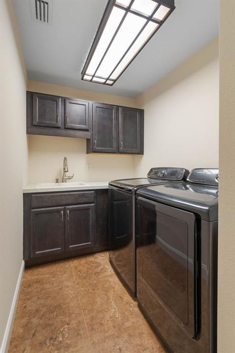 For Sale: $718,000 (4 beds, 2 baths, 2323 Square Feet)