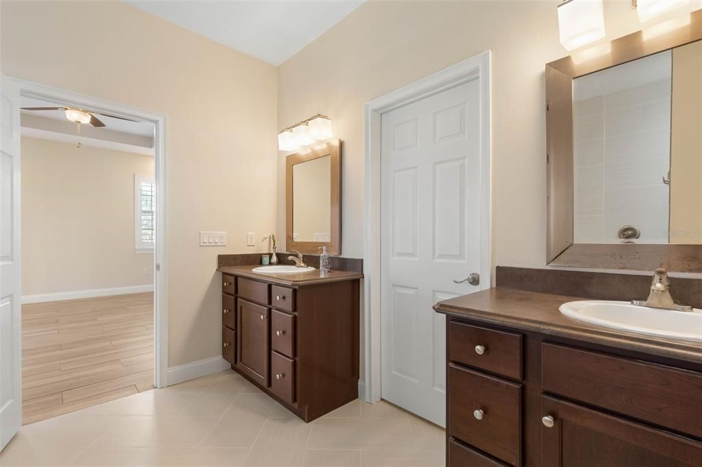 For Sale: $718,000 (4 beds, 2 baths, 2323 Square Feet)